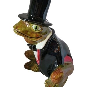 Vintage Dapper Frog Figurine in Tuxedo Arnel's
